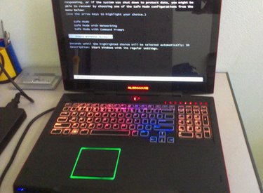 Giới thiệu phần cứng bên trong Laptop AlienWare M17x