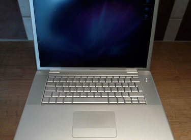 Giới thiệu phần cứng bên trong Macbook Pro dòng A1226 và A1260