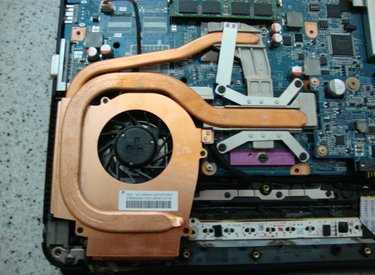 Nguyên nhân chính làm quạt Sony CS kêu to