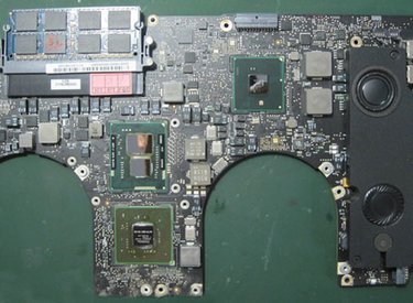 Giới thiệu phần cứng Macbook Pro Unibody A1297 17"