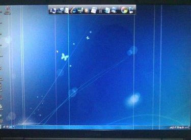 Nguyên nhân và cách khắc phục lỗi sọc màn hình laptop
