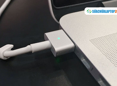 Sử dụng sạc pin laptop đúng cách