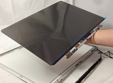 Thay màn hình Macbook lấy ngay