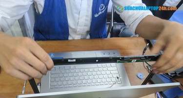 Sửa chữa laptop Dell lỗi màn hình ở đâu chính hãng, lấy ngay