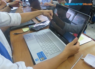 Những lỗi thường gặp khiến vỏ laptop phải thay mới