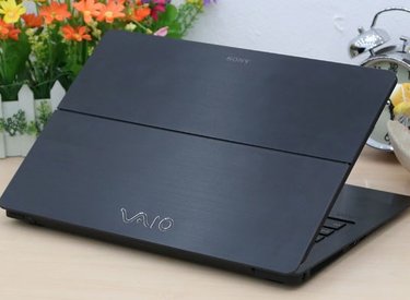 Địa chỉ thay vỏ laptop Sony Vaio kim loại chính hãng, lấy ngay