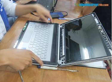 LCD screen repair service