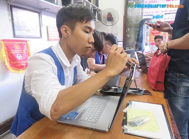 Laptop screen replacement