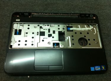 Thay vỏ laptop Dell Inspiron N5110 chính hãng, lấy ngay