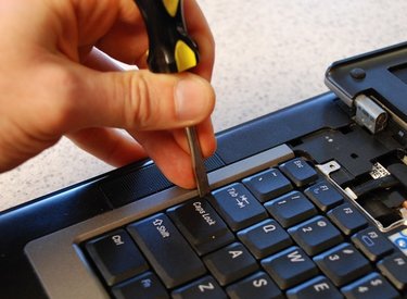 Làm thế nào để sửa keyboard laptop khi không hoạt động?