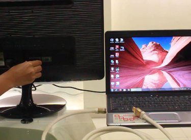 Cách chia sẻ tệp giữa máy để bàn và laptop