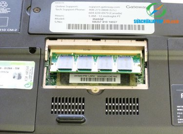 Hướng dẫn thay RAM cho máy Gateway 3545GZ