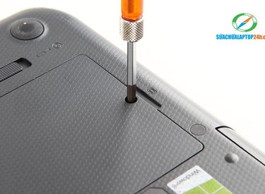 Khám phá bên trong chiếc máy laptop Toshiba Qosmio X70