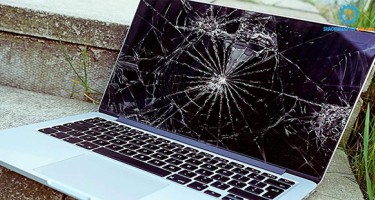 Vì sao nên thay màn hình laptop khi xảy ra lỗi?