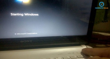 Màn hình laptop lúc sáng lúc tối là lỗi gì? Có nghiêm trọng không?