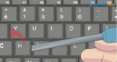 Cách tháo phím trên bàn phím Dell khi vệ sinh máy