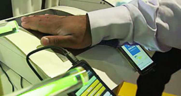 Truyền tập tin âm thanh, văn bản qua cơ thể người