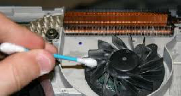 Vệ sinh laptop đúng cách