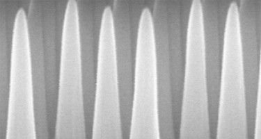 Kính thủy tinh tự làm sạch