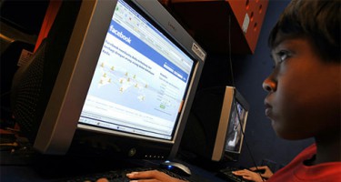 Tên cướp ngớ ngẩn sa lưới vì mê Facebook