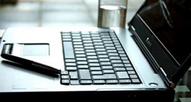 Xử lý laptop khi bị dính nước