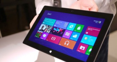 Thời lượng pin của tablet Microsoft Surface yếu hơn iPad