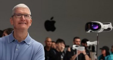 Apple ra mắt tai nghe trị giá 3.500 USD