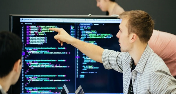 Thu nhập của kỹ sư làm việc tại Google, Apple?