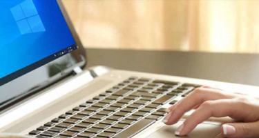 Vì sao chuột cảm ứng laptop không di chuyển được?