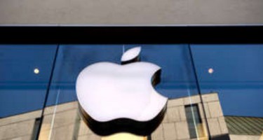 MacBook Pro màn hình gập trì hoãn thời gian ra mắt