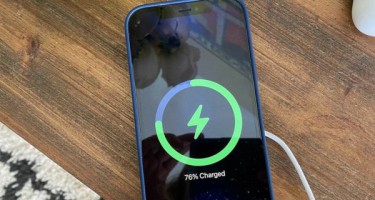 Tại sao người dùng không nên sạc iPhone khi ngủ?