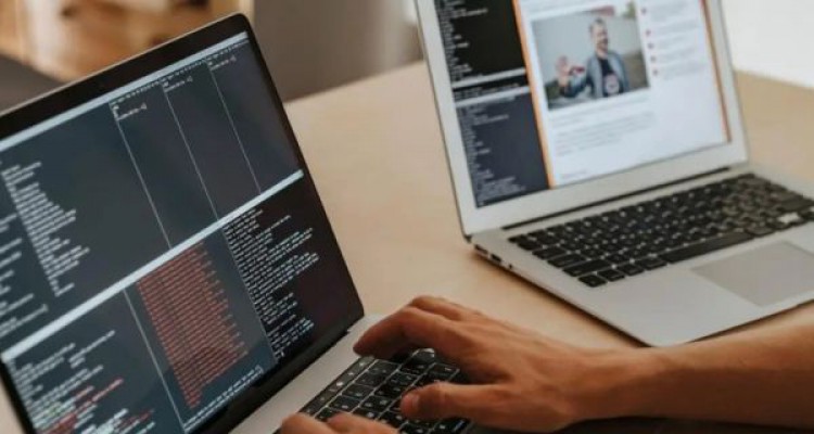 Lập trình viên nên mua laptop loại nào là tốt nhất?