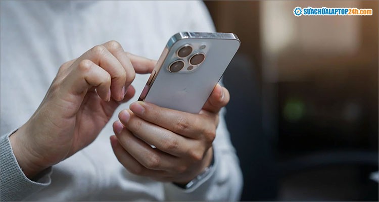 iOS 18 sẽ tích hợp AI vào iMessages và Safari