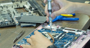 Những chiêu “móc tiền” học viên của các trung tâm dạy nghề không uy tín và nên học sửa laptop ở đâu tốt nhất?