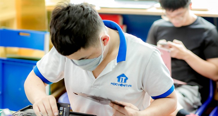 Bộ đội giải ngũ có nên học sửa máy tính như một nghề nghiệp cho tương lai?