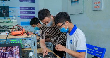 Chỉ với một chiếc máy tính nối mạng, bạn sẽ được học sửa chữa laptop online miễn phí, tại sao không?