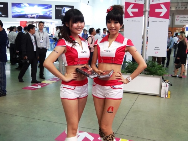 Nvidia trình diễn các mẫu điện thoại sử dụng chip lõi tứ mới nhất của hãng.