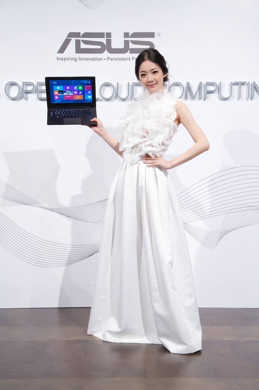 Bốc lửa trong bộ trang thục thiếu vải.