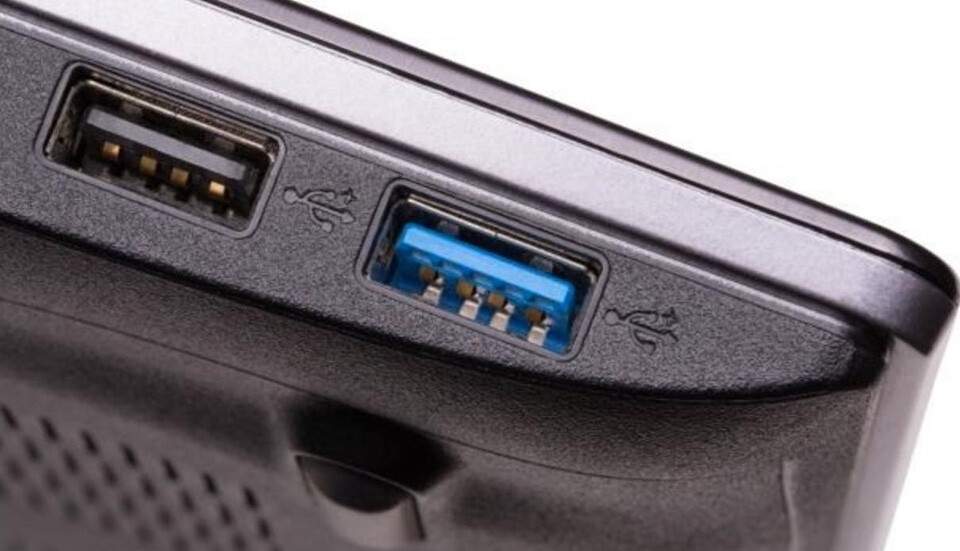 Các cổng tai phone 3,5-mm, USB 3.0, USB 2.0 và HDMI trên máy