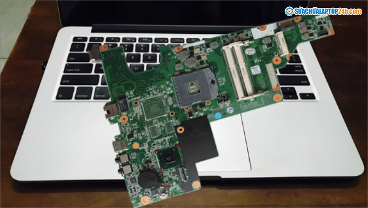 Lỗi mainboard là một trong những lỗi phần cứng laptop nặng nhất và phải thay thế