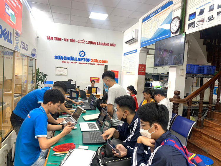 Thay thế linh kiện laptop tại Sửa chữa Laptop 24h 128 Lê Thanh Nghị