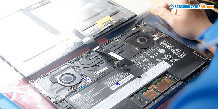 Bạn nên đến các cơ sở sửa chữa laptop uy tín để được thay ổ cứng đúng cách