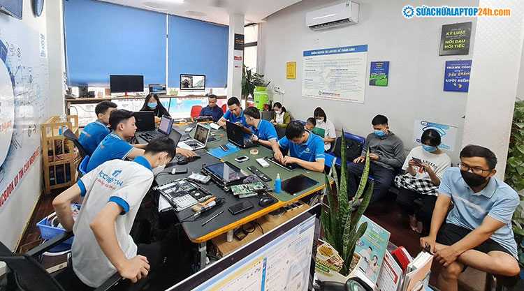 Khách hàng có thể ngồi đợi để nhận máy ngay