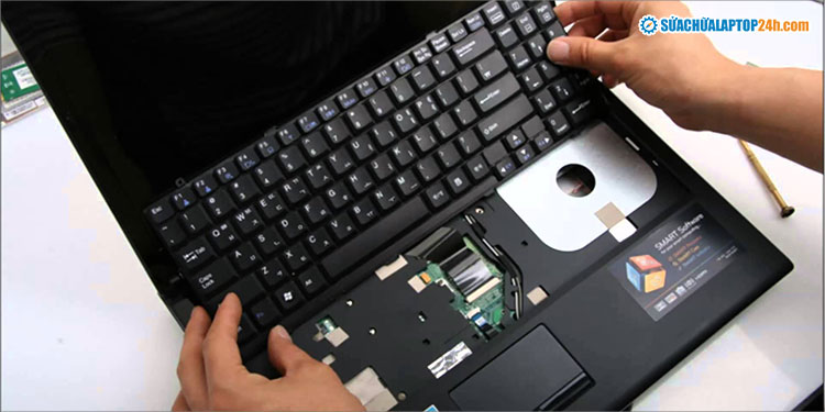 Bàn phím laptop bị liệt do hao mòn thì người dùng nên thay mới