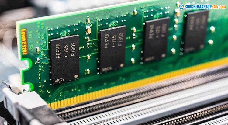 RAM là viết tắt của Bộ nhớ truy cập ngẫu nhiên.