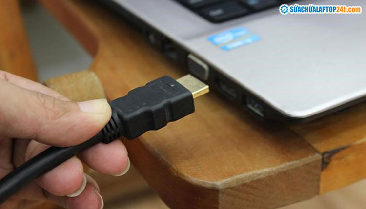 Cắm 1 cổng HDMI vào laptop