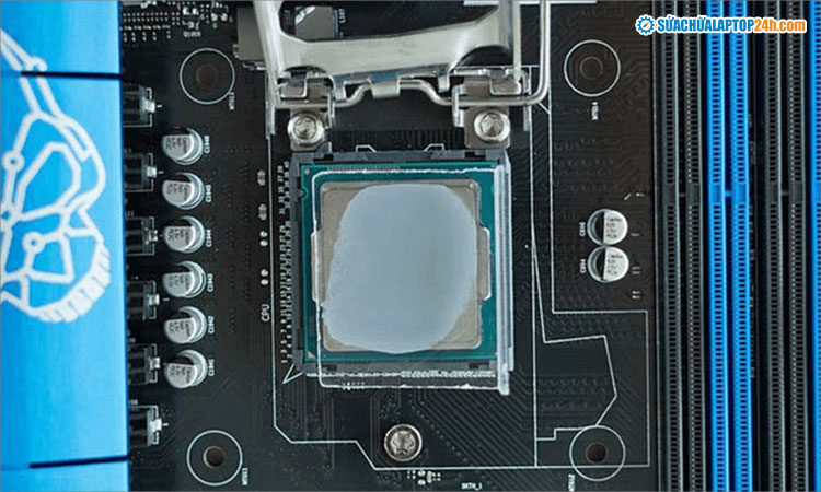 Tra keo tản nhiệt định kỳ sẽ giúp CPU, GPU được làm mát hiệu quả hơn