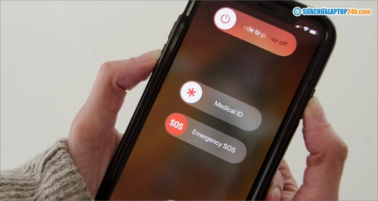 Khởi động lại iPhone để khắc phục lỗi camera bị mờ do phần mềm