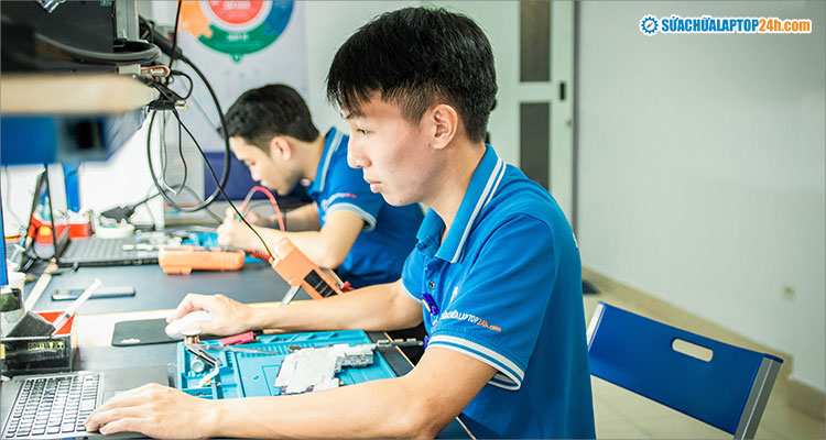 Địa chỉ sửa màn hình iPad bị đốm đen, đốm trắng uy tín