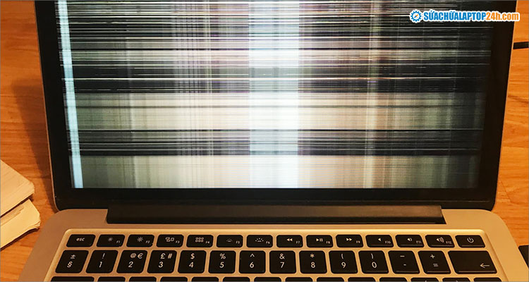 Màn hình Macbook bị nhiễu sọc, cần thay thế